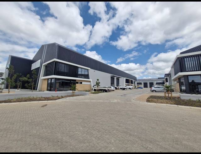 654M² WAREHOUSE TO LET IN STIKLAND INDUSTRIAL